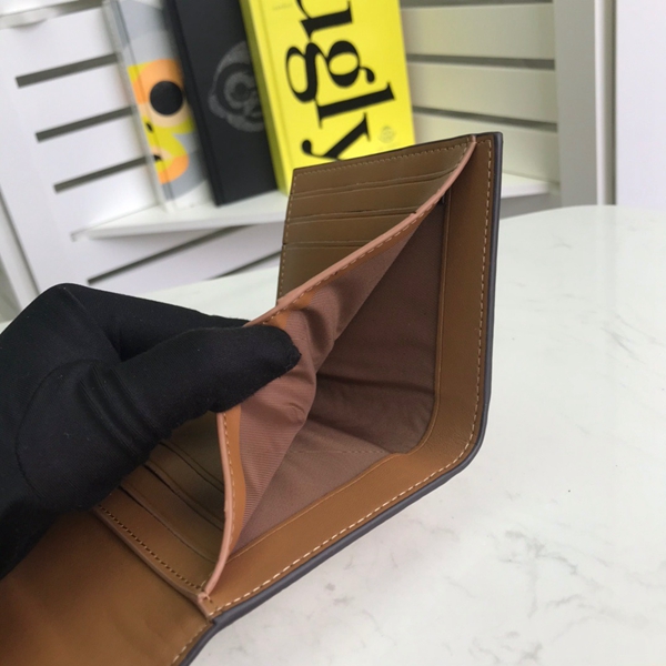 コーチ財布着用イメージ